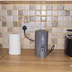 דירה Cosy Flat Off Centre *