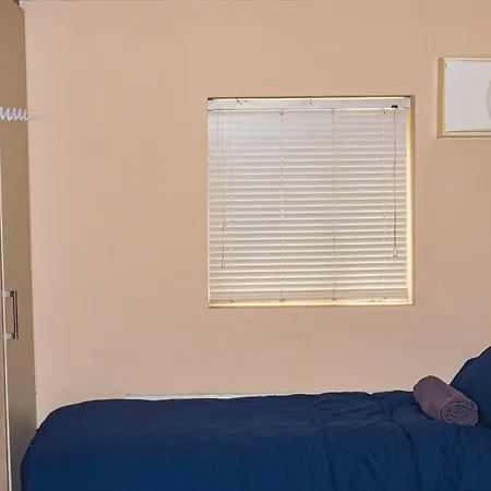 Apartment Cosy Flat Off Centre *
