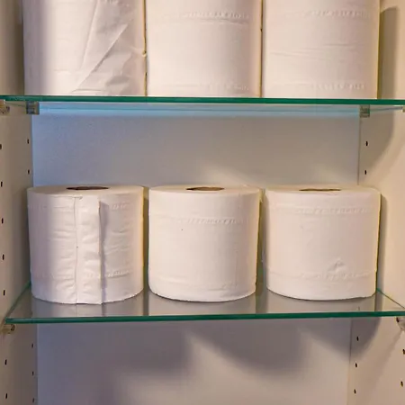 Cosy Flat Off Centre *