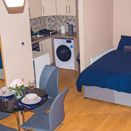 Cosy Flat Off Centre דירה