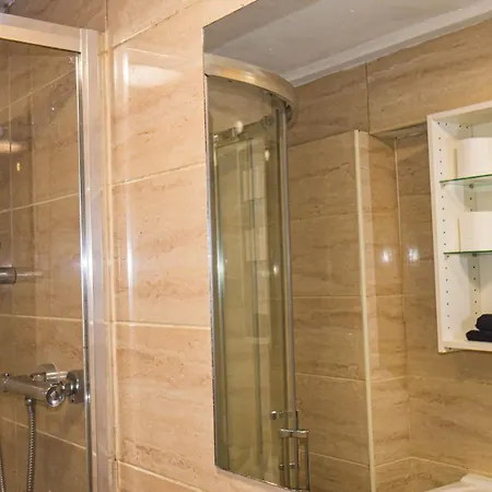 Daire Cosy Flat Off Centre