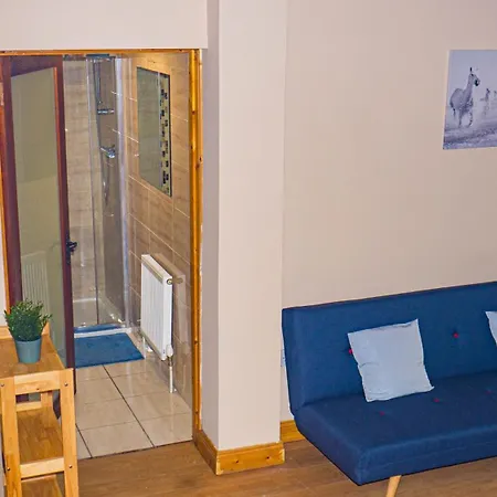 Daire Cosy Flat Off Centre *